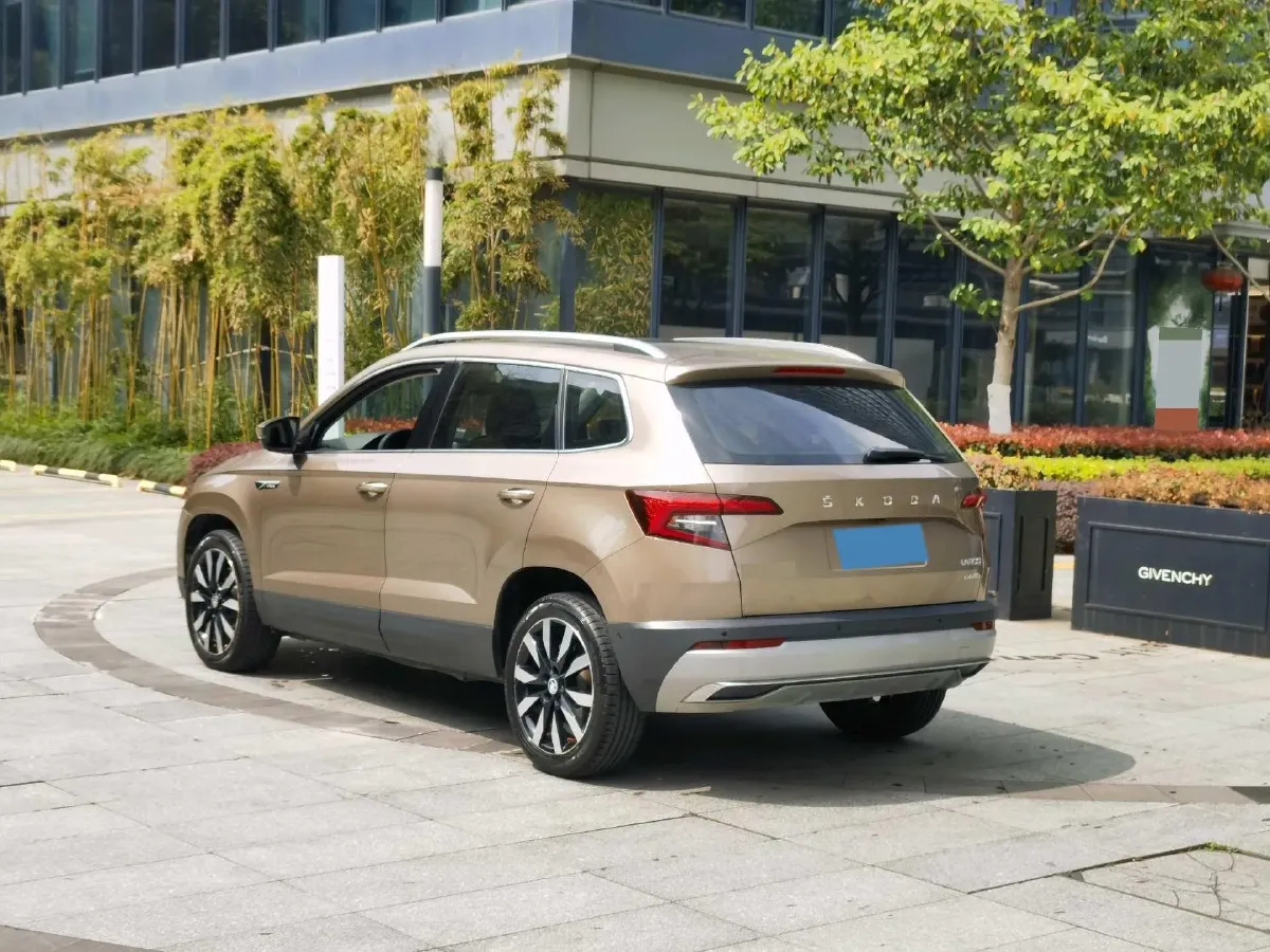 2020 Skoda Karoq 1.4T 150HP L4 7DCT,autocango,china used car exporter,china ev exporter,chinese used car exporter,chinese used ev exporter
