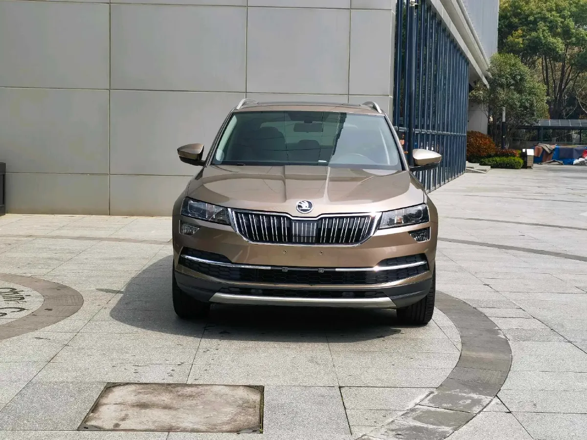 2020 Skoda Karoq 1.4T 150HP L4 7DCT,autocango,china used car exporter,china ev exporter,chinese used car exporter,chinese used ev exporter