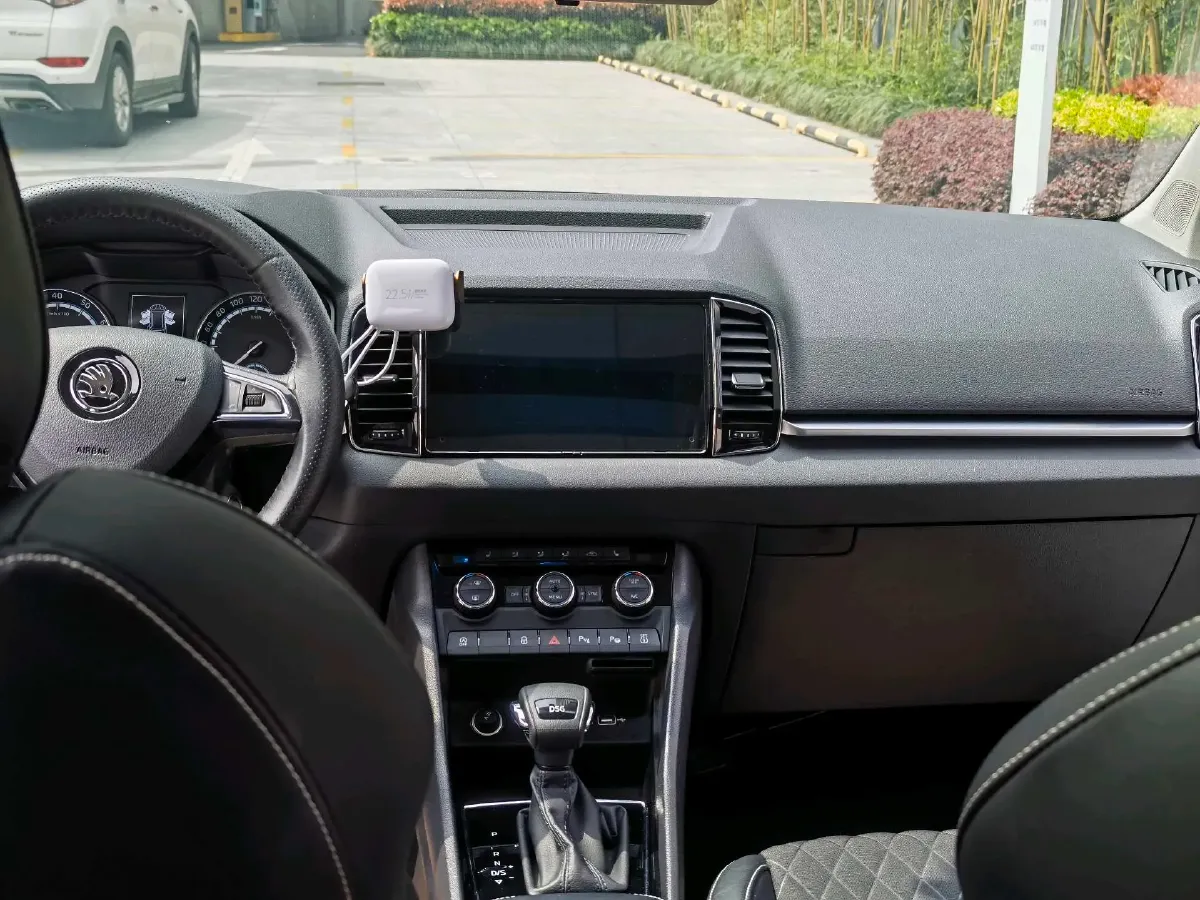 2020 Skoda Karoq 1.4T 150HP L4 7DCT,autocango,china used car exporter,china ev exporter,chinese used car exporter,chinese used ev exporter