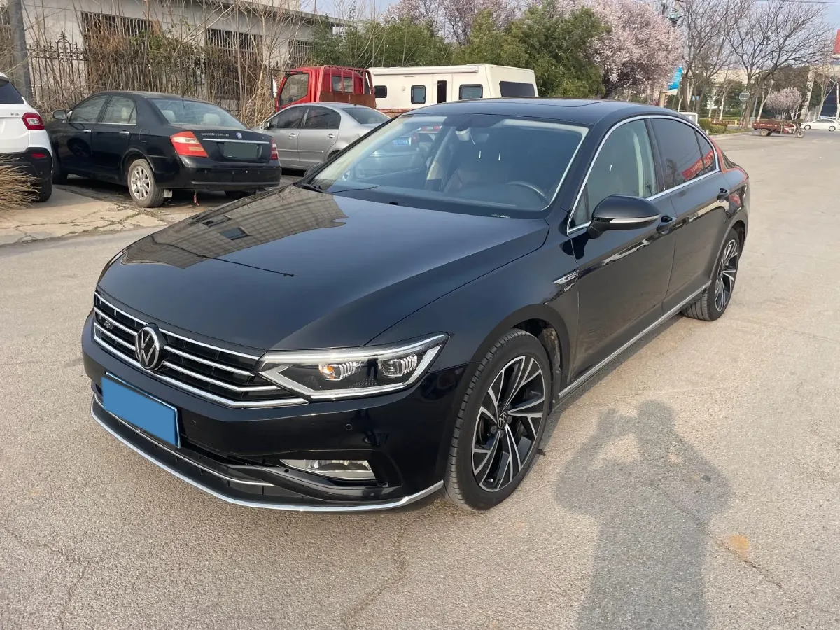 2021 Volkswagen Magotan 2.0T 186HP L4 7DCT,autocango,china used car exporter,china ev exporter,chinese used car exporter,chinese used ev exporter