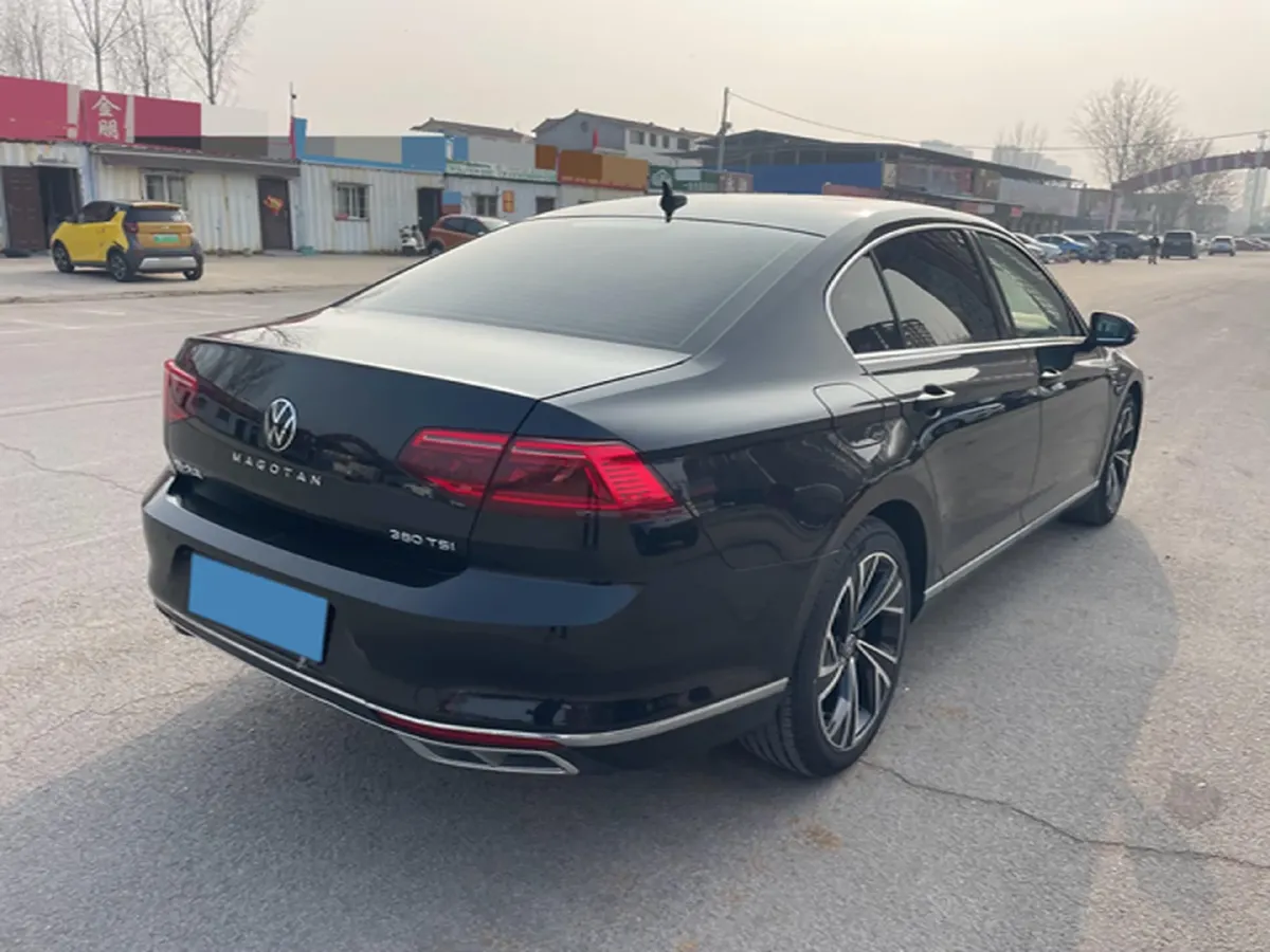 2021 Volkswagen Magotan 2.0T 186HP L4 7DCT,autocango,china used car exporter,china ev exporter,chinese used car exporter,chinese used ev exporter