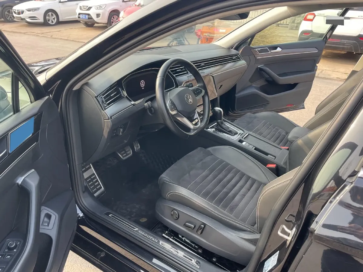 2021 Volkswagen Magotan 2.0T 186HP L4 7DCT,autocango,china used car exporter,china ev exporter,chinese used car exporter,chinese used ev exporter