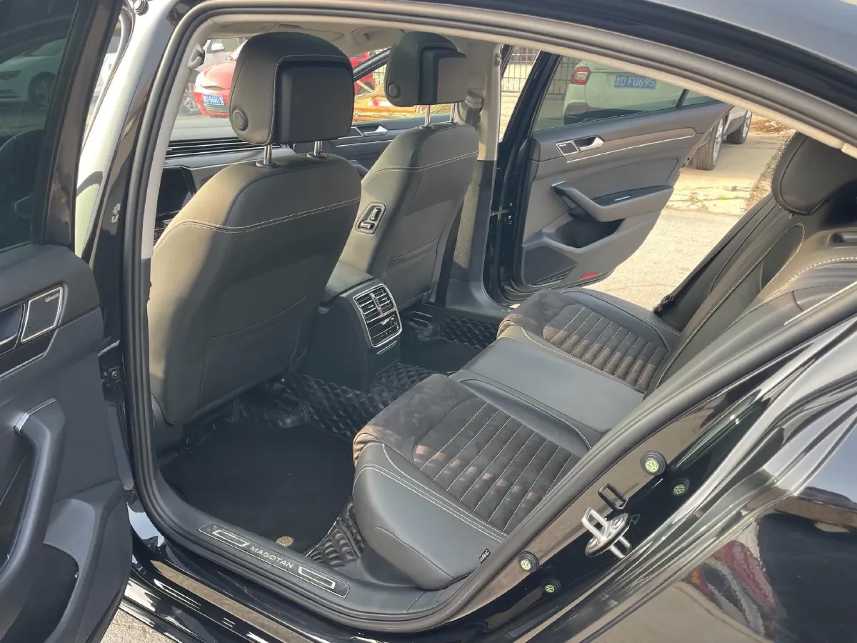 2021 Volkswagen Magotan 2.0T 186HP L4 7DCT,autocango,china used car exporter,china ev exporter,chinese used car exporter,chinese used ev exporter