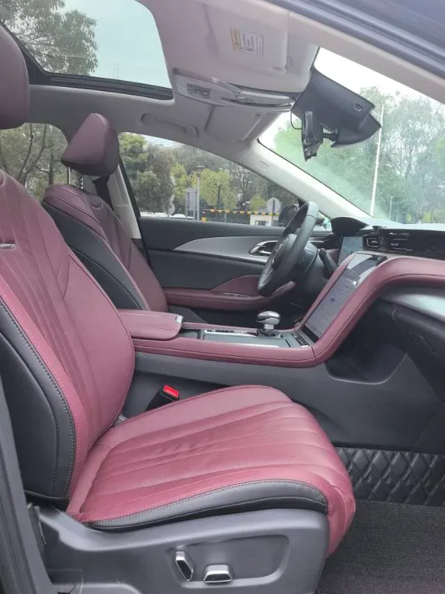 2024 HongQi H5 2.0T 224HP L4 8AT,autocango,china used car exporter,china ev exporter,chinese used car exporter,chinese used ev exporter