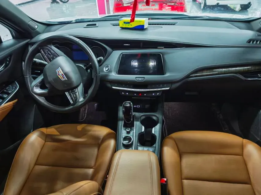 2022 Cadillac XT4 2.0T 237HP L4 9AT,autocango,china used car exporter,china ev exporter,chinese used car exporter,chinese used ev exporter