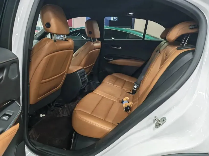 2022 Cadillac XT4 2.0T 237HP L4 9AT,autocango,china used car exporter,china ev exporter,chinese used car exporter,chinese used ev exporter