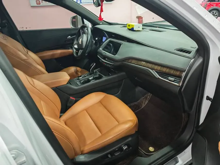 2022 Cadillac XT4 2.0T 237HP L4 9AT,autocango,china used car exporter,china ev exporter,chinese used car exporter,chinese used ev exporter