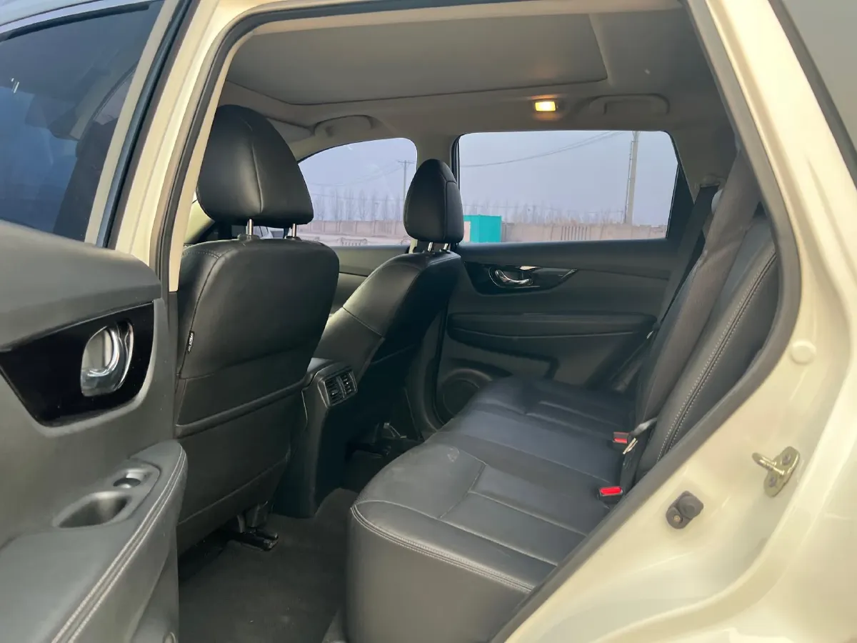 2023 Nissan X-Trail 2.0L 151HP L4 CVT,autocango,china used car exporter,china ev exporter,chinese used car exporter,chinese used ev exporter