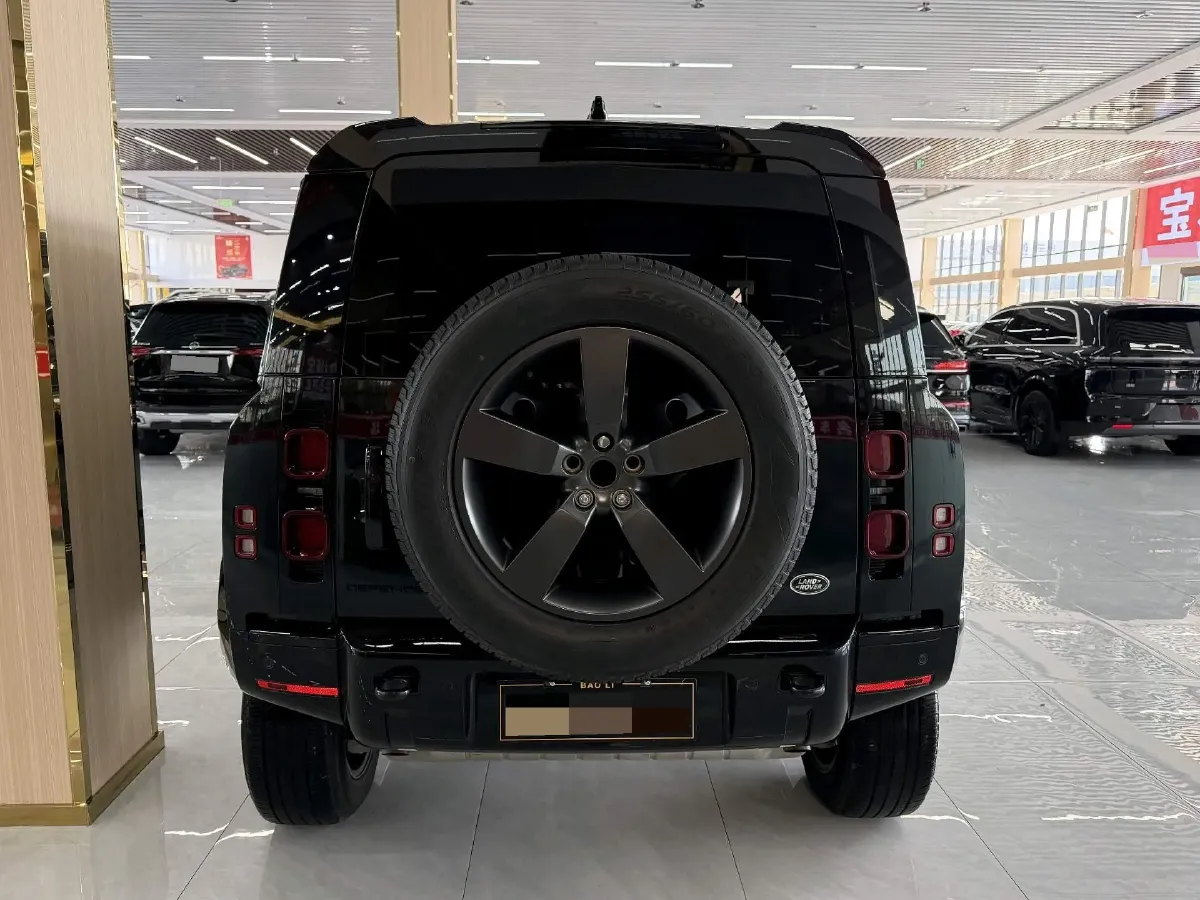 2024 Land Rover Defender 3.0T 400HP L6 8AT,autocango,china used car exporter,china ev exporter,chinese used car exporter,chinese used ev exporter