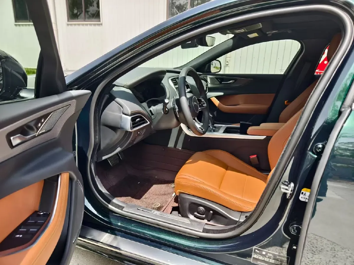 2023 Jaguar XEL 2.0T 250HP L4 8AT,autocango,china used car exporter,china ev exporter,chinese used car exporter,chinese used ev exporter