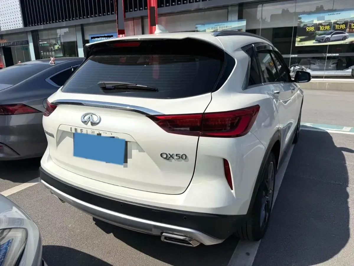 2022 Infiniti QX50 2.0T 245HP L4 CVT,autocango,china used car exporter,china ev exporter,chinese used car exporter,chinese used ev exporter