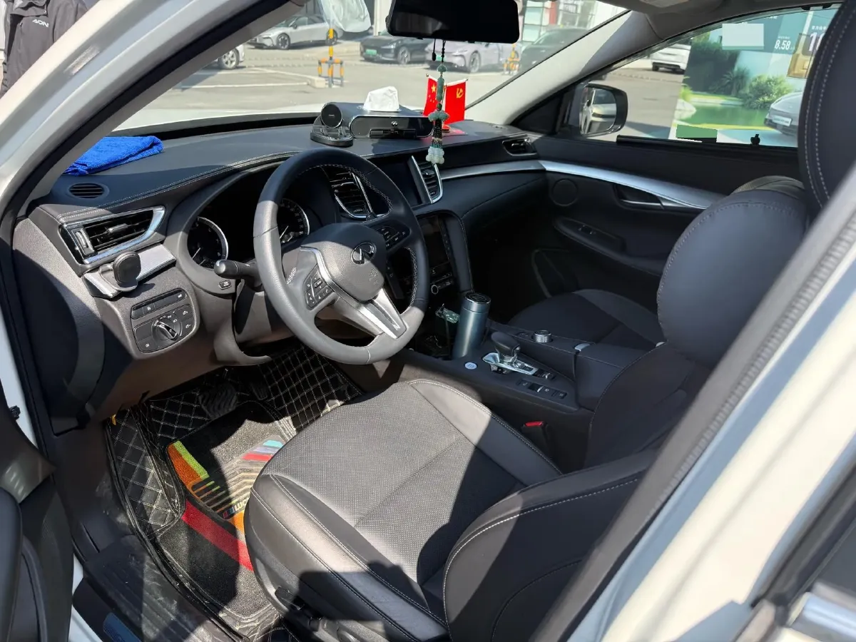 2022 Infiniti QX50 2.0T 245HP L4 CVT,autocango,china used car exporter,china ev exporter,chinese used car exporter,chinese used ev exporter