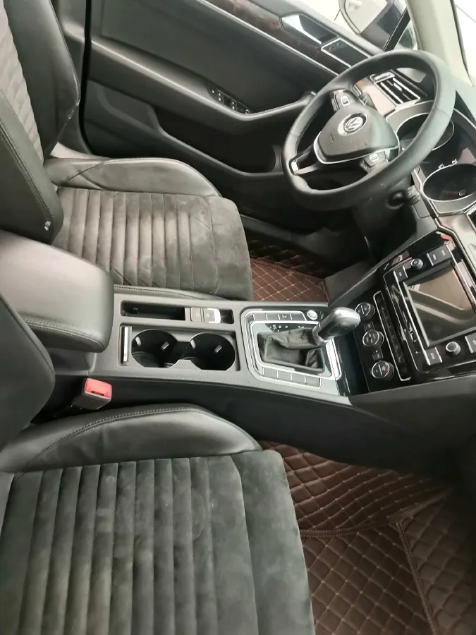 2018 Volkswagen Magotan 1.8T 180HP L4 7DCT,autocango,china used car exporter,china ev exporter,chinese used car exporter,chinese used ev exporter