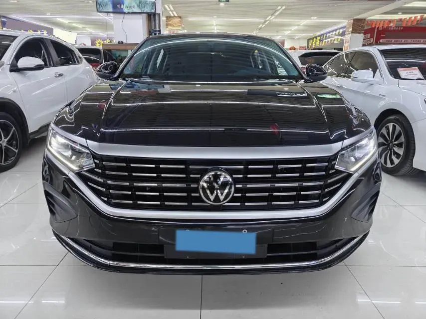 2024 Volkswagen Passat 2.0T 220HP L4 7DCT,autocango,china used car exporter,china ev exporter,chinese used car exporter,chinese used ev exporter