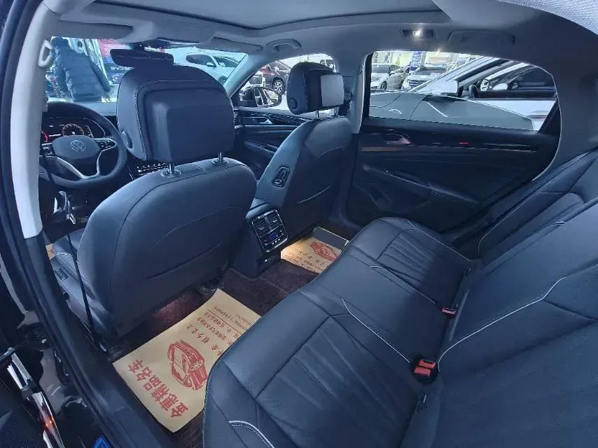 2024 Volkswagen Passat 2.0T 220HP L4 7DCT,autocango,china used car exporter,china ev exporter,chinese used car exporter,chinese used ev exporter