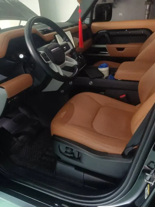 2023 Land Rover Defender 3.0T 400HP L6 8AT,autocango,china used car exporter,china ev exporter,chinese used car exporter,chinese used ev exporter