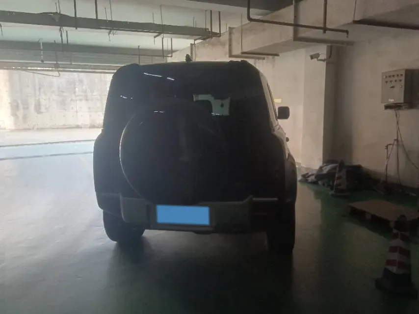 2023 Land Rover Defender 3.0T 400HP L6 8AT,autocango,china used car exporter,china ev exporter,chinese used car exporter,chinese used ev exporter