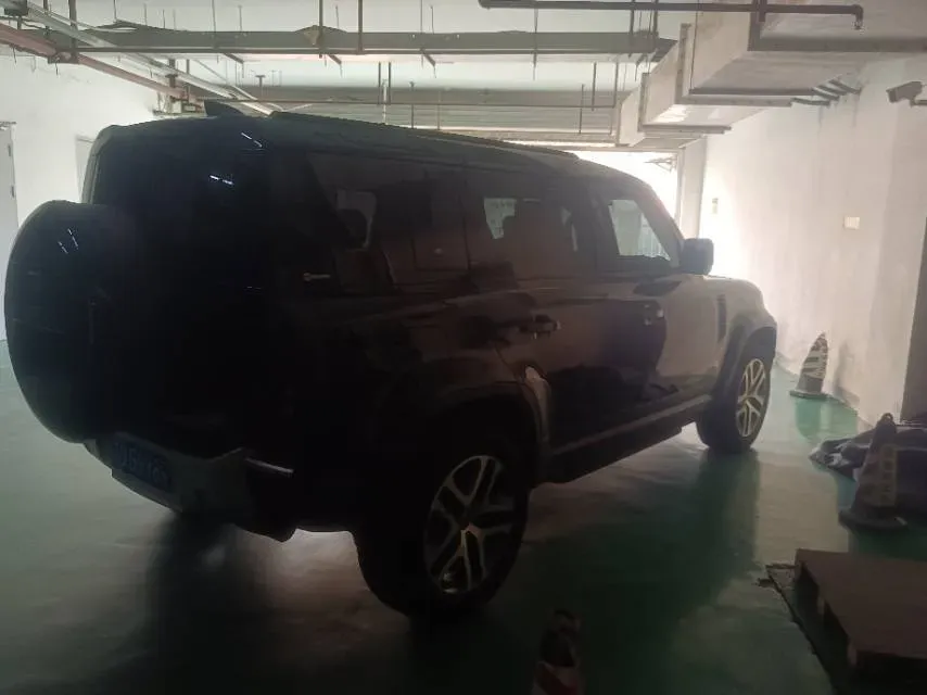 2023 Land Rover Defender 3.0T 400HP L6 8AT,autocango,china used car exporter,china ev exporter,chinese used car exporter,chinese used ev exporter