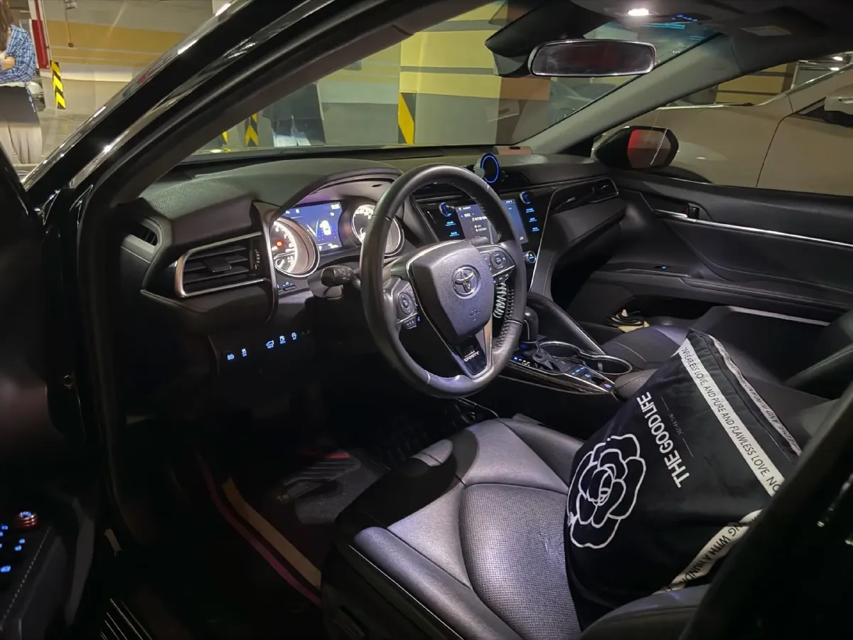 2019 Toyota Camry 2.5L 209HP L4 8AT,autocango,china used car exporter,china ev exporter,chinese used car exporter,chinese used ev exporter