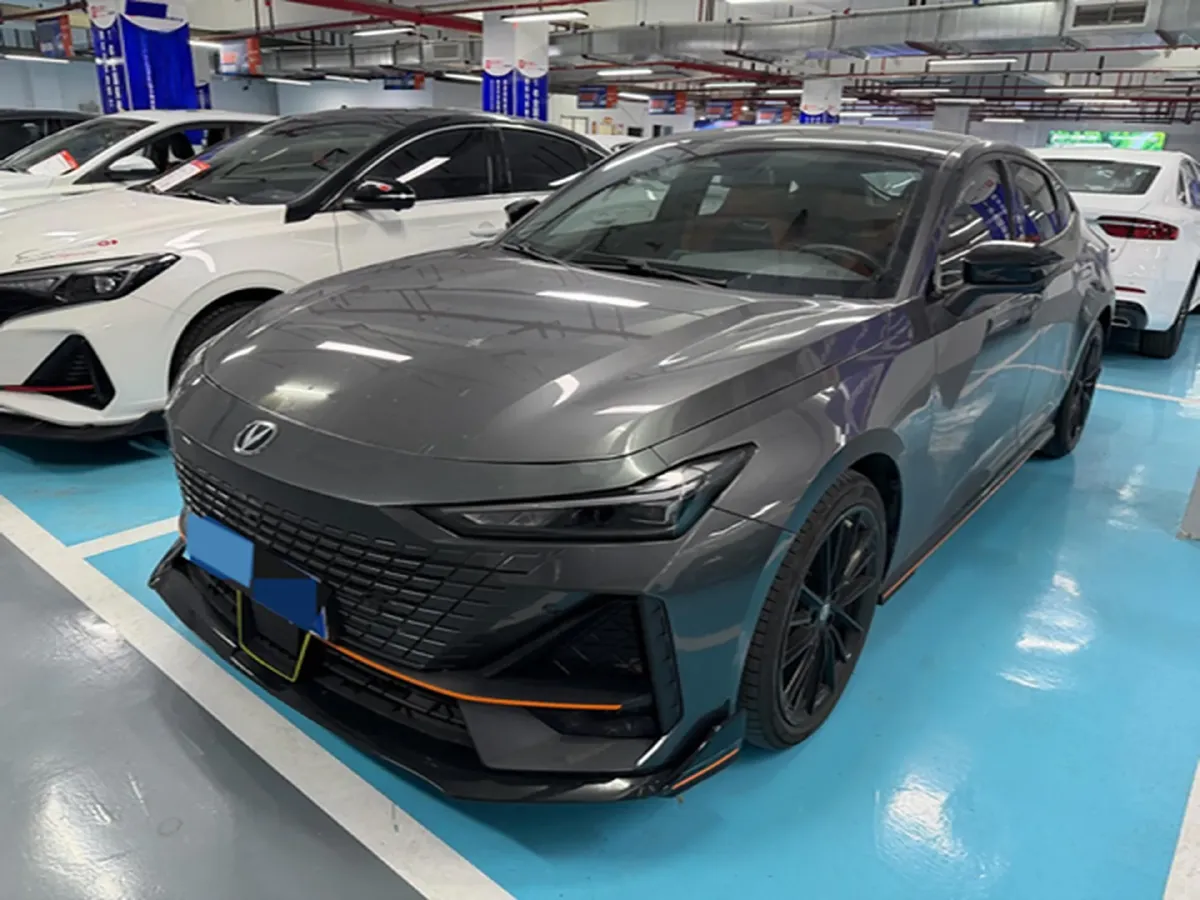 2023 ChangAn UNI-V 1.5T 188HP L4 7DCT,autocango,china used car exporter,china ev exporter,chinese used car exporter,chinese used ev exporter