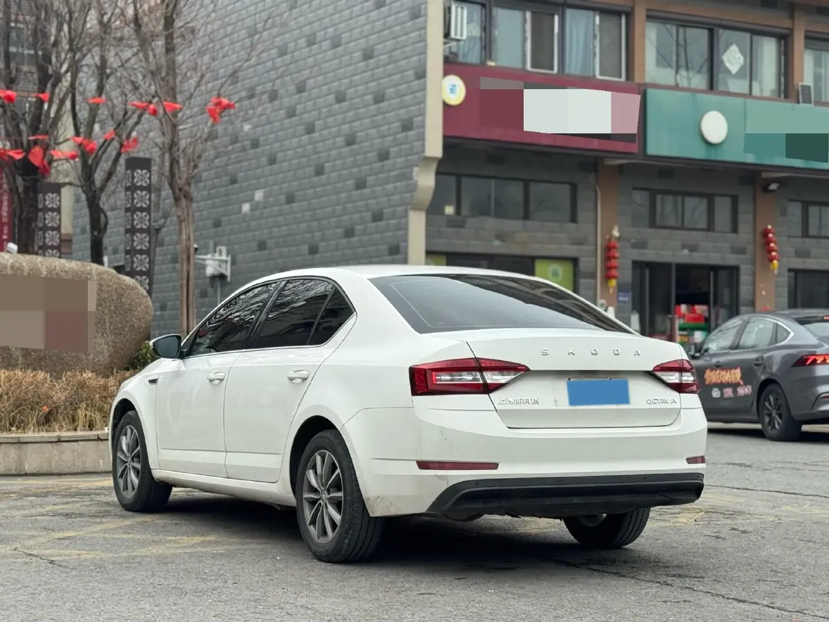 2020 Skoda Octavia 1.2T 116HP L4 7DCT,autocango,china used car exporter,china ev exporter,chinese used car exporter,chinese used ev exporter