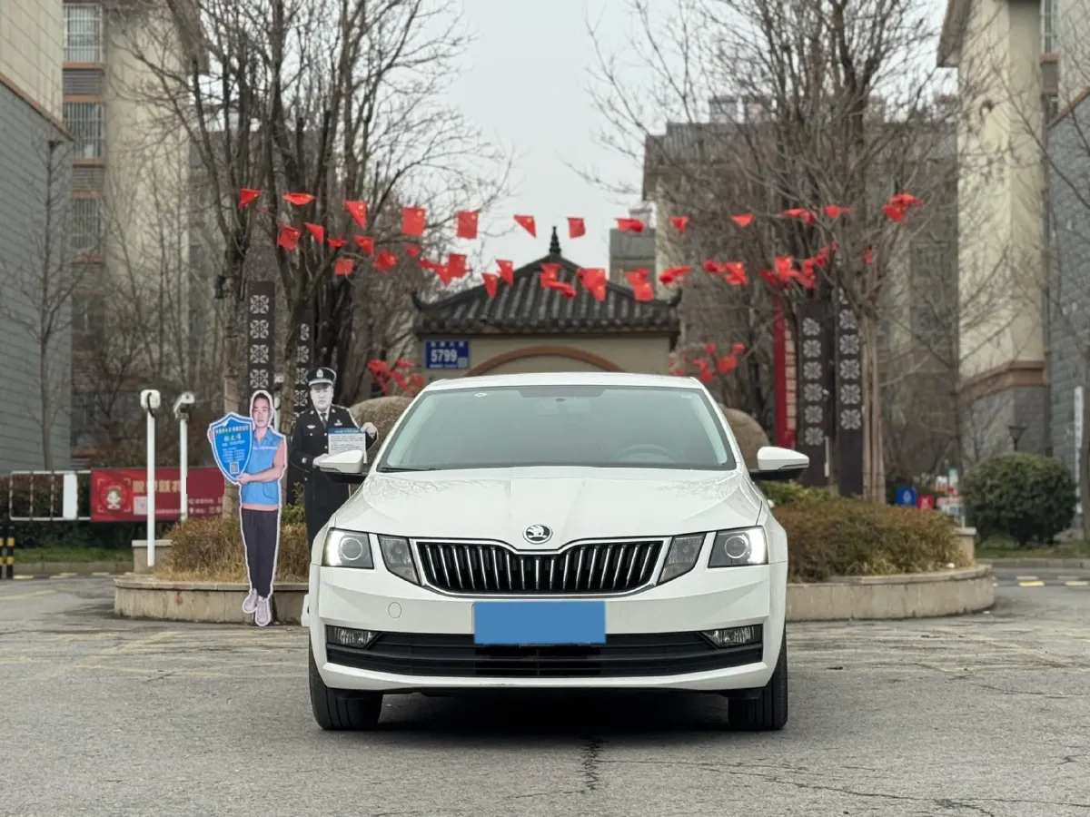 2020 Skoda Octavia 1.2T 116HP L4 7DCT,autocango,china used car exporter,china ev exporter,chinese used car exporter,chinese used ev exporter