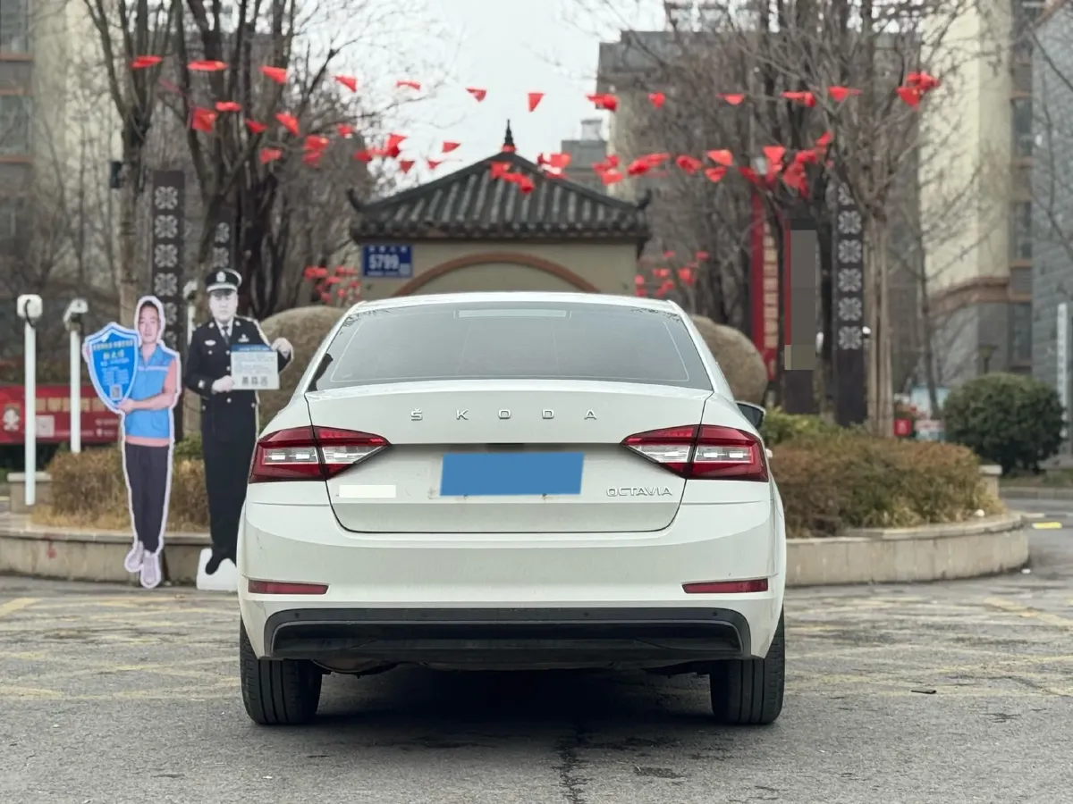 2020 Skoda Octavia 1.2T 116HP L4 7DCT,autocango,china used car exporter,china ev exporter,chinese used car exporter,chinese used ev exporter