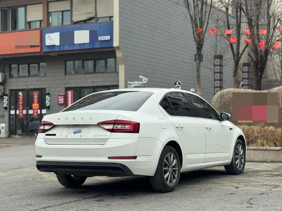 2020 Skoda Octavia 1.2T 116HP L4 7DCT,autocango,china used car exporter,china ev exporter,chinese used car exporter,chinese used ev exporter