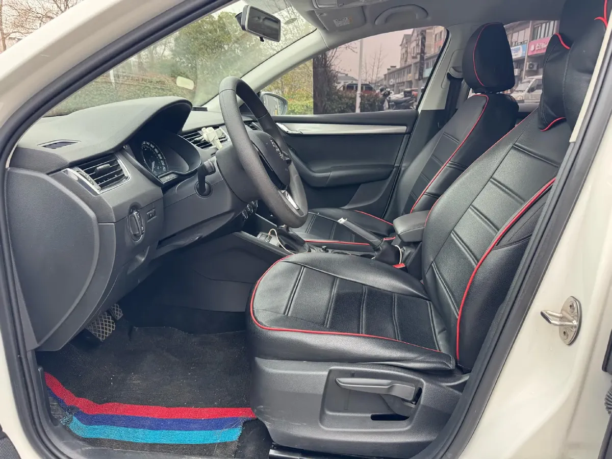 2020 Skoda Octavia 1.2T 116HP L4 7DCT,autocango,china used car exporter,china ev exporter,chinese used car exporter,chinese used ev exporter