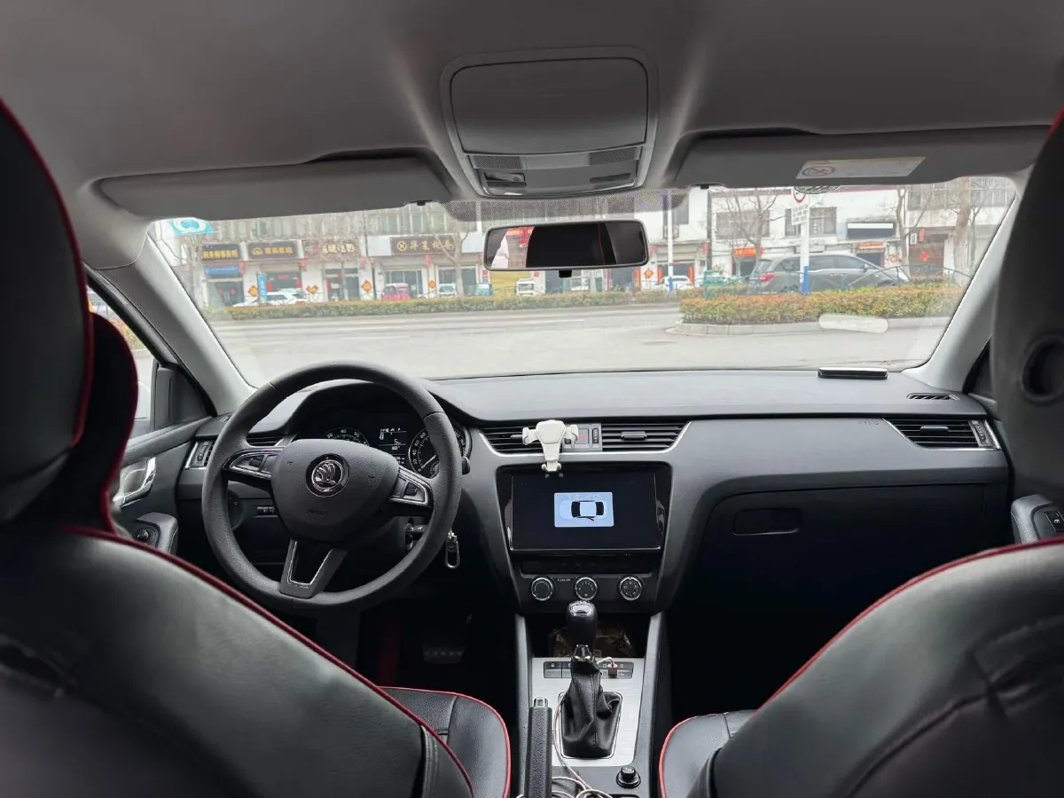 2020 Skoda Octavia 1.2T 116HP L4 7DCT,autocango,china used car exporter,china ev exporter,chinese used car exporter,chinese used ev exporter