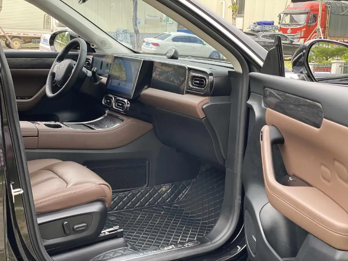 2023 Leapmotor C11 1.2T 131HP L3 REEV 43.74KWH,autocango,china used car exporter,china ev exporter,chinese used car exporter,chinese used ev exporter