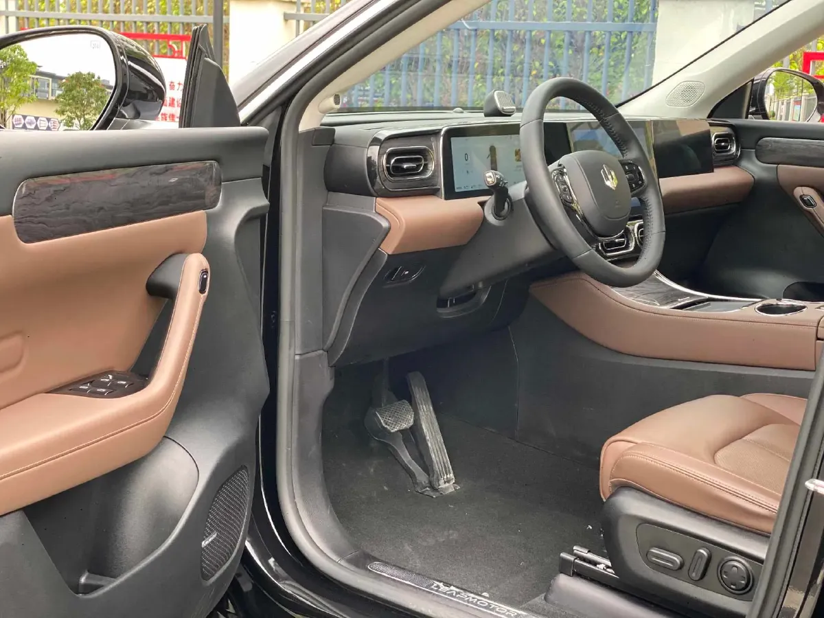 2023 Leapmotor C11 1.2T 131HP L3 REEV 43.74KWH,autocango,china used car exporter,china ev exporter,chinese used car exporter,chinese used ev exporter