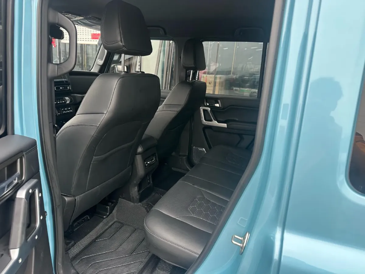 2025 212 212 T01 2.0T 252HP L4 8AT,autocango,china used car exporter,china ev exporter,chinese used car exporter,chinese used ev exporter