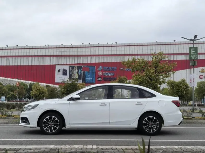 2020 Roewe i6 1.6L 125HP L4 5MT,autocango,china used car exporter,china ev exporter,chinese used car exporter,chinese used ev exporter