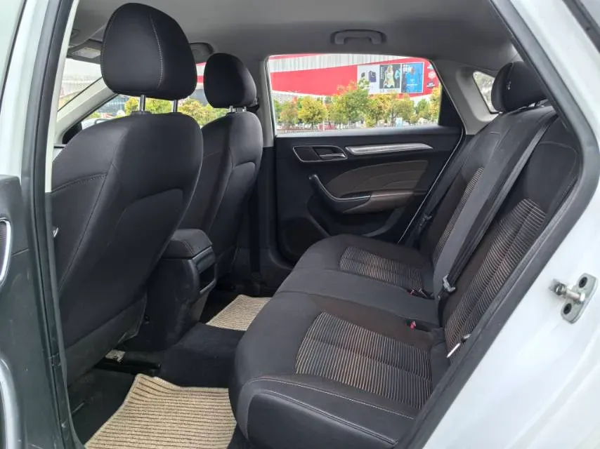 2020 Roewe i6 1.6L 125HP L4 5MT,autocango,china used car exporter,china ev exporter,chinese used car exporter,chinese used ev exporter