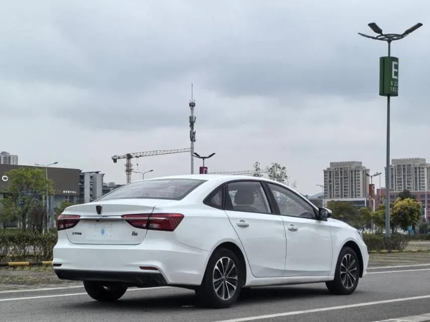 2020 Roewe i6 1.6L 125HP L4 5MT,autocango,china used car exporter,china ev exporter,chinese used car exporter,chinese used ev exporter