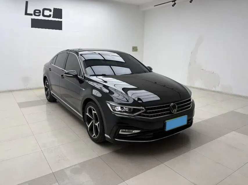 2023 Volkswagen Magotan 2.0T 186HP L4 7DCT,autocango,china used car exporter,china ev exporter,chinese used car exporter,chinese used ev exporter
