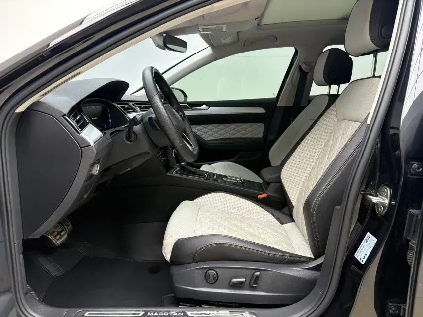 2023 Volkswagen Magotan 2.0T 186HP L4 7DCT,autocango,china used car exporter,china ev exporter,chinese used car exporter,chinese used ev exporter