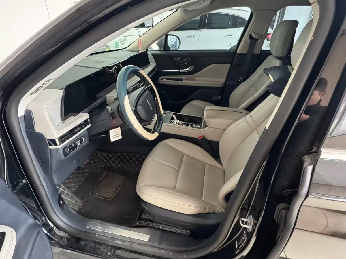 2023 Lincoln Corsair 2.0T 261HP L4 8AT,autocango,china used car exporter,china ev exporter,chinese used car exporter,chinese used ev exporter