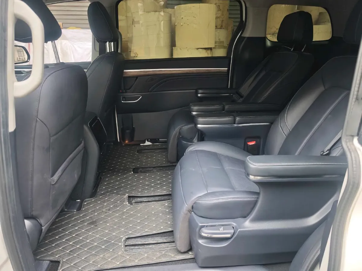 2021 GAC Trumpchi M8 2.0T 252HP L4 8AT,autocango,china used car exporter,china ev exporter,chinese used car exporter,chinese used ev exporter