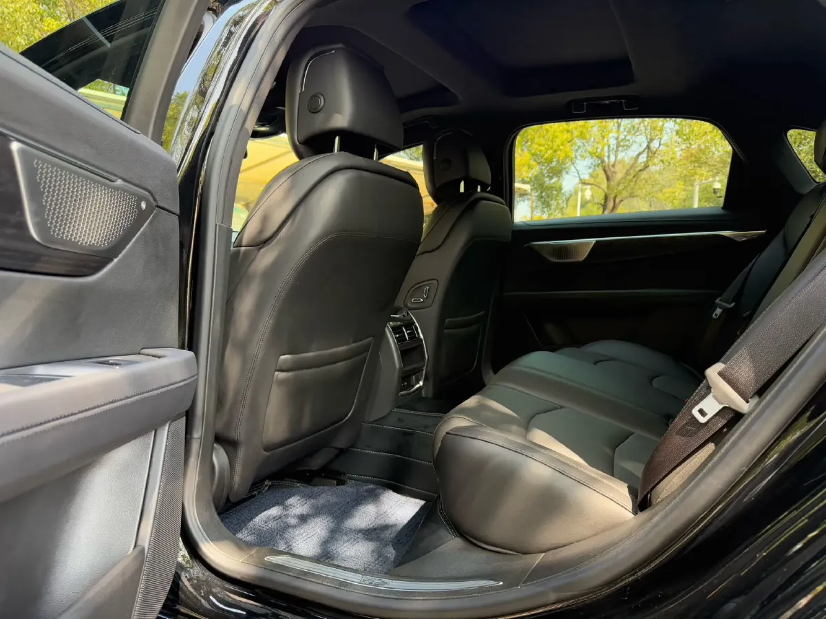 2023 Cadillac CT6 2.0T 237HP L4 10AT,autocango,china used car exporter,china ev exporter,chinese used car exporter,chinese used ev exporter