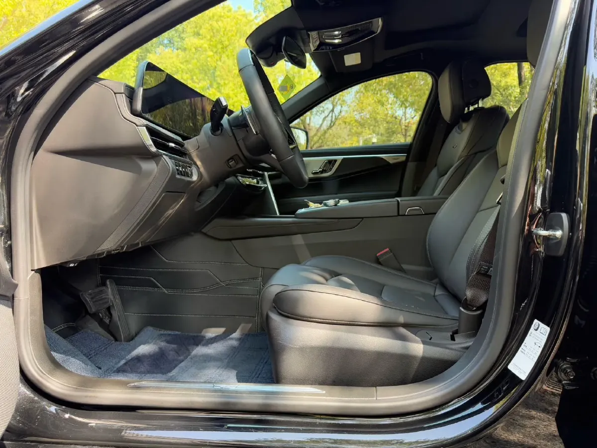 2023 Cadillac CT6 2.0T 237HP L4 10AT,autocango,china used car exporter,china ev exporter,chinese used car exporter,chinese used ev exporter