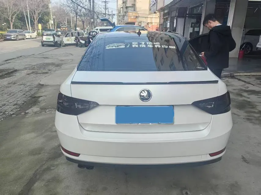 2016 Skoda Superb 1.4T 150HP L4 7DCT,autocango,china used car exporter,china ev exporter,chinese used car exporter,chinese used ev exporter