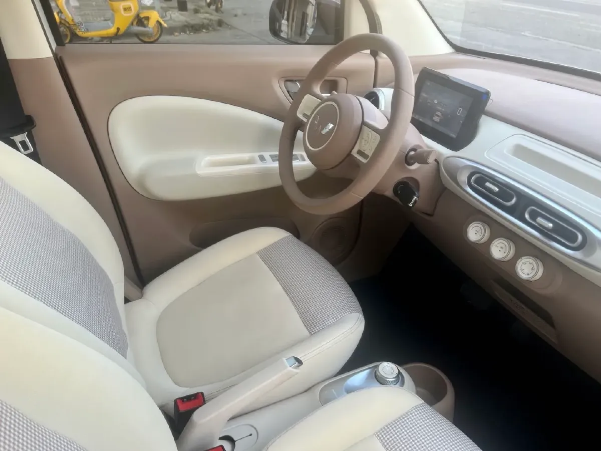 2025 WuLing HongGuang MINI EV BEV 16.2KWH,autocango,china used car exporter,china ev exporter,chinese used car exporter,chinese used ev exporter