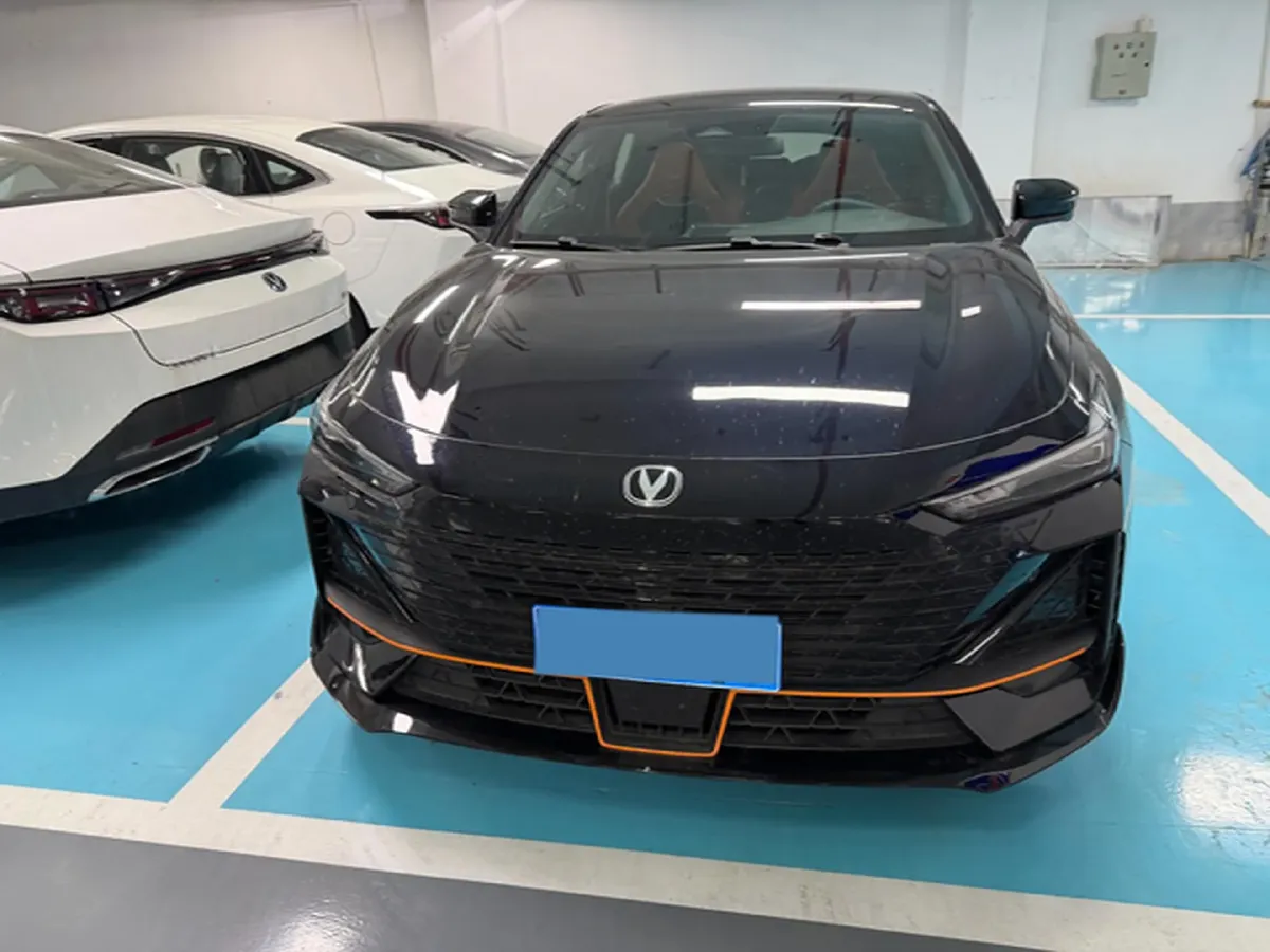 2023 ChangAn UNI-V 1.5T 188HP L4 7DCT,autocango,china used car exporter,china ev exporter,chinese used car exporter,chinese used ev exporter