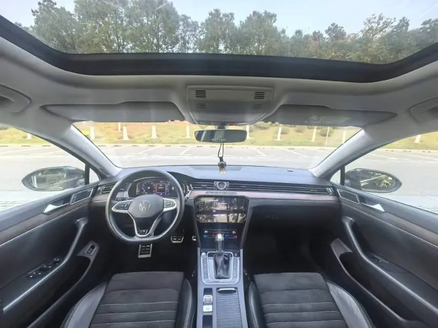 2021 Volkswagen Magotan 2.0T 186HP L4 7DCT,autocango,china used car exporter,china ev exporter,chinese used car exporter,chinese used ev exporter