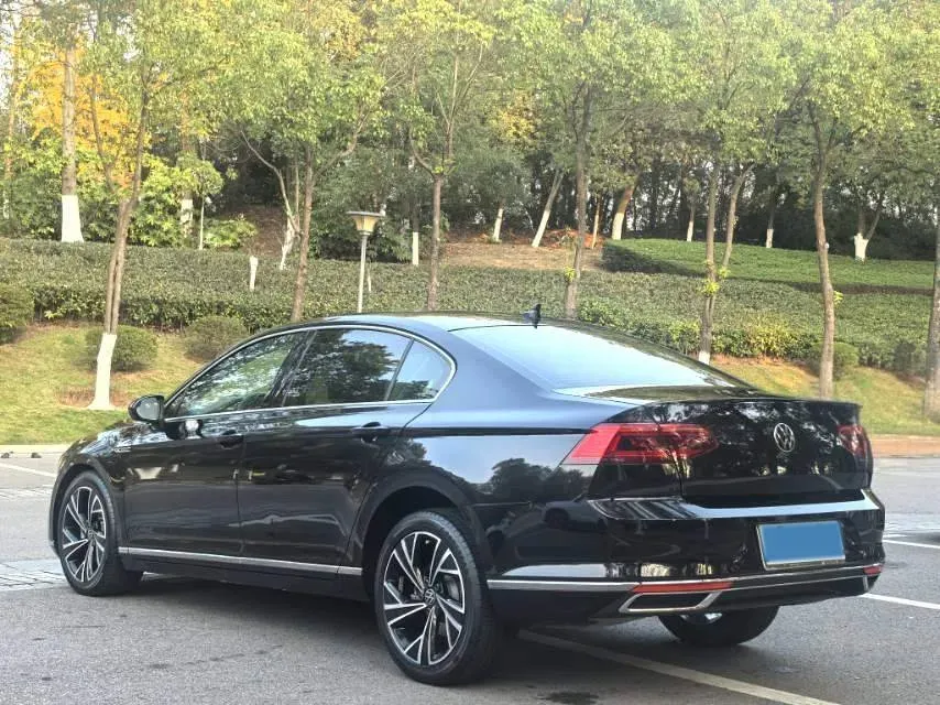 2021 Volkswagen Magotan 2.0T 186HP L4 7DCT,autocango,china used car exporter,china ev exporter,chinese used car exporter,chinese used ev exporter