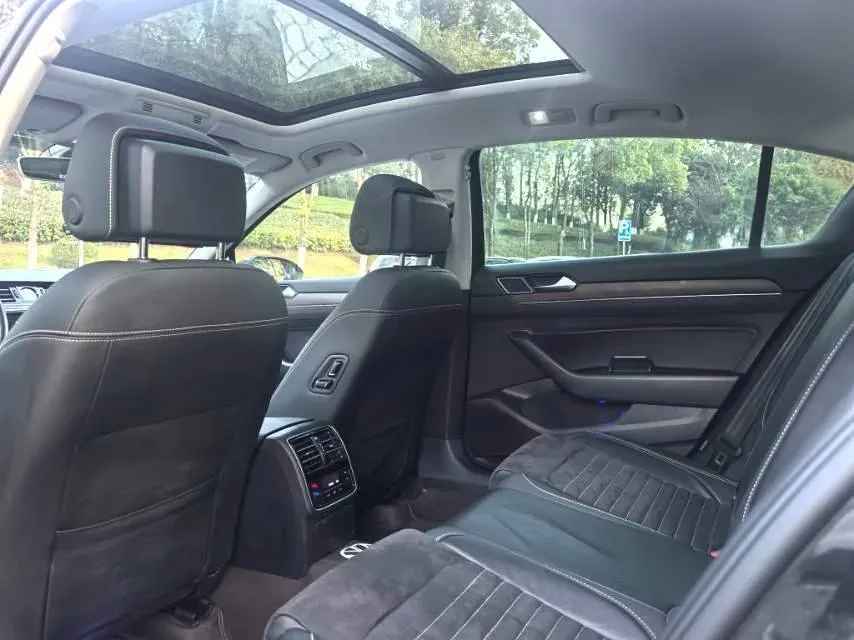 2021 Volkswagen Magotan 2.0T 186HP L4 7DCT,autocango,china used car exporter,china ev exporter,chinese used car exporter,chinese used ev exporter