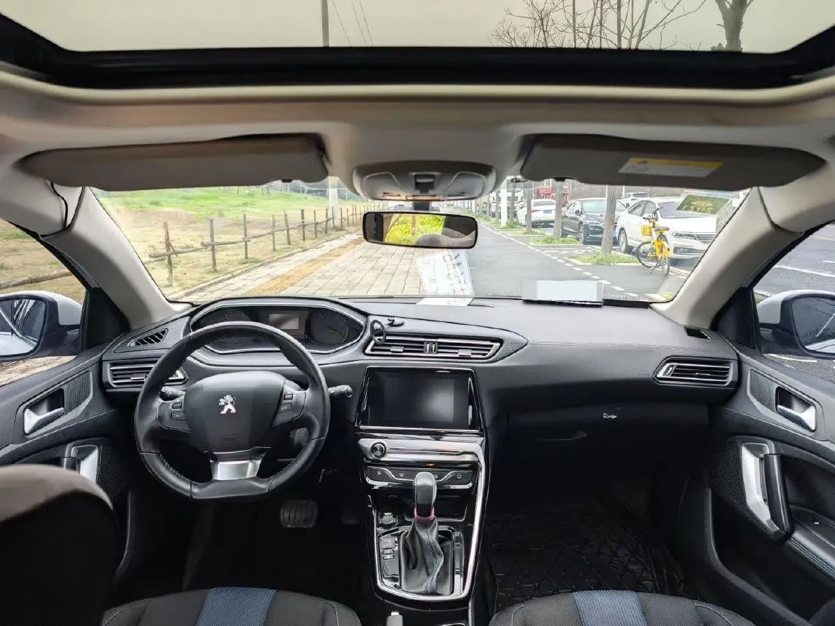 2019 Peugeot 308 1.6L 117HP L4 6AT,autocango,china used car exporter,china ev exporter,chinese used car exporter,chinese used ev exporter