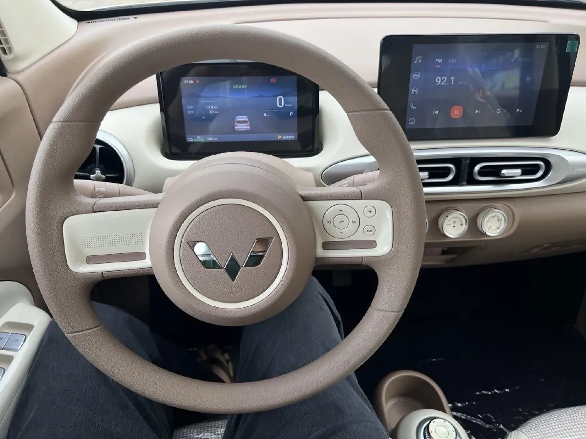 2025 WuLing HongGuang MINI EV BEV 16.2KWH,autocango,china used car exporter,china ev exporter,chinese used car exporter,chinese used ev exporter